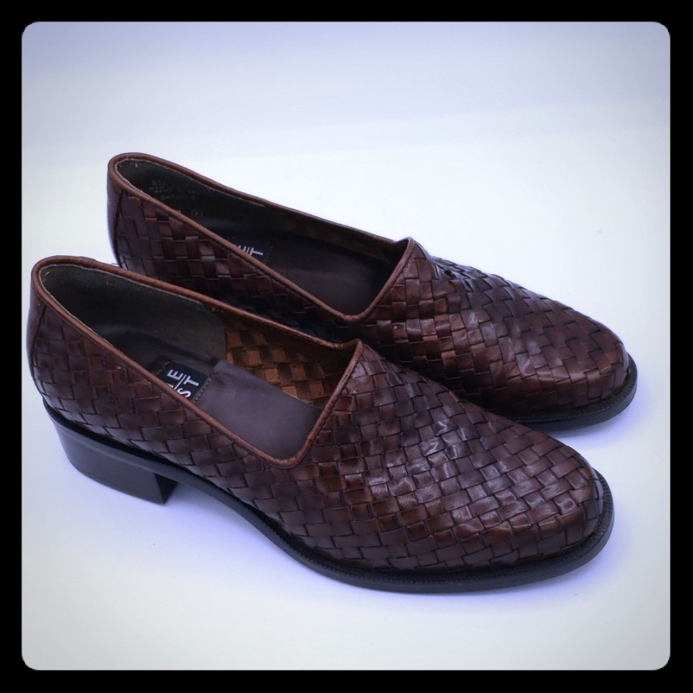 Nine West Darwin 5 Brown woven leather size 5.5